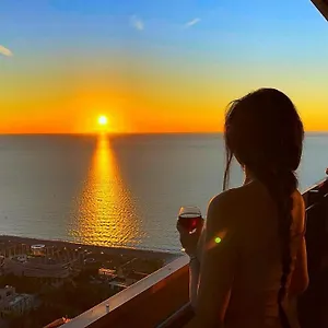 https://aparthote-batumi-beach-sun-set.batumihotels.net